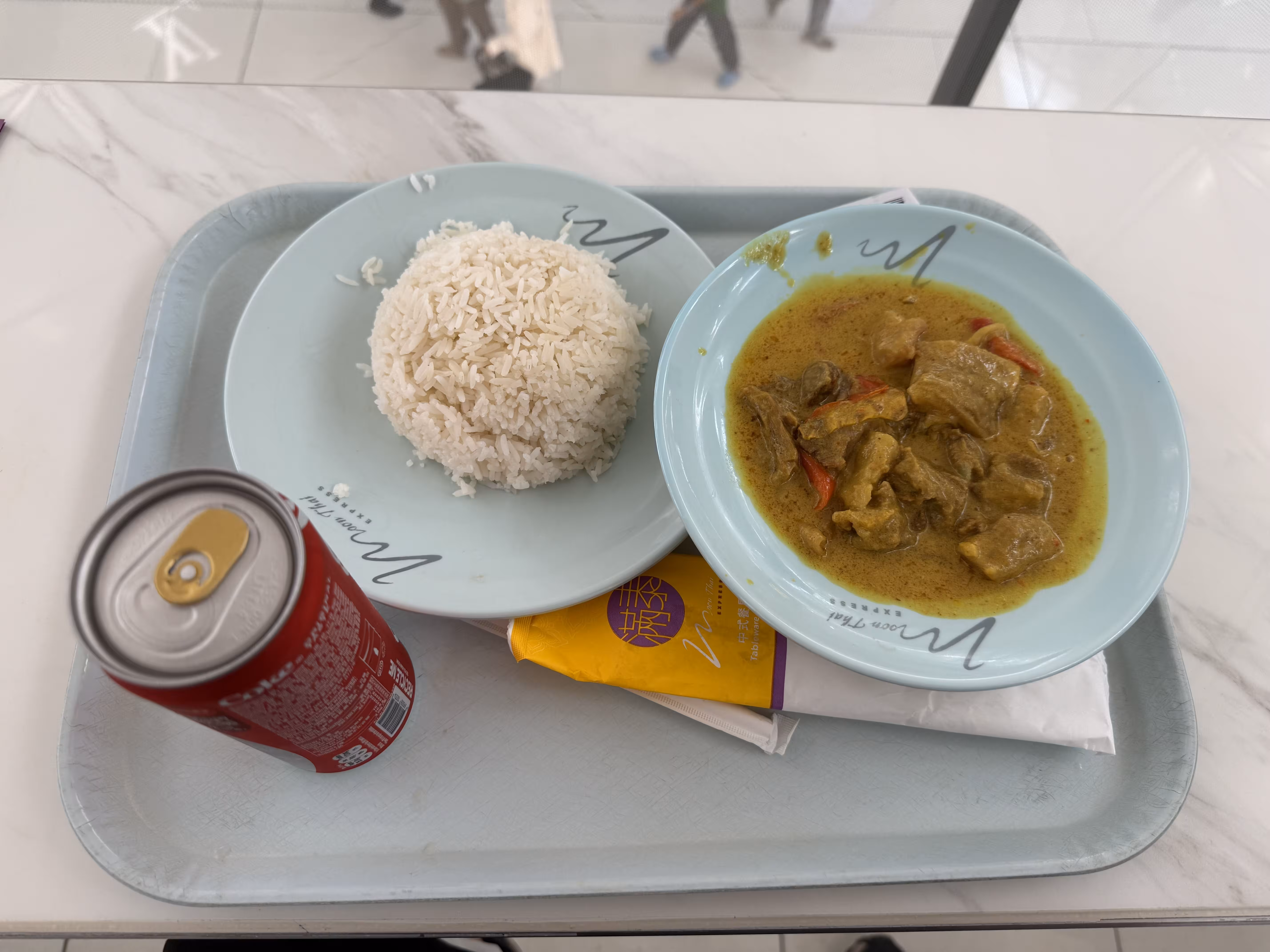 香港机场 - 咖喱牛腩饭